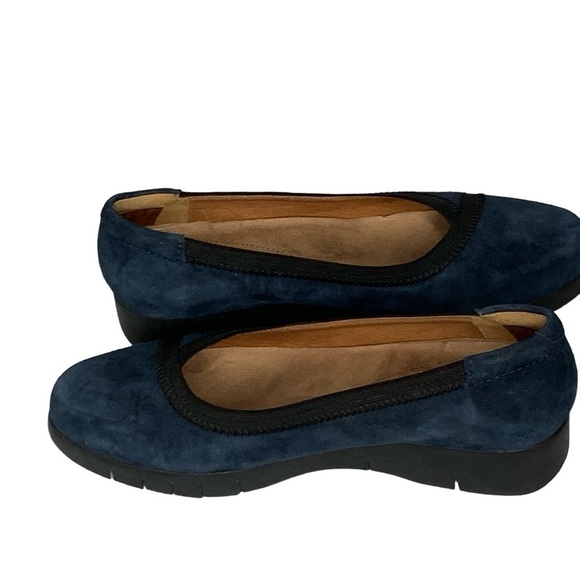 Clarks Artisan blue‎ suede flat with 1 1/4” wedge sole. Size 8.5 runs long. - Picture 7 of 10